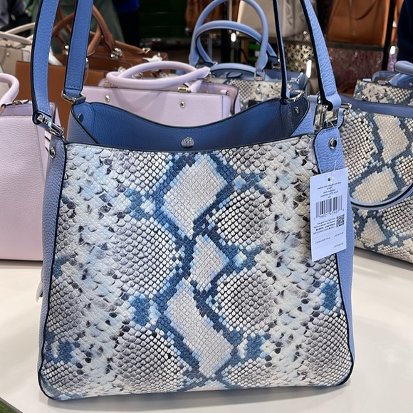 Kate Spade Leila Medium Triple Compartment Shoulder Tote
snake
muted blue
NWT - Picture 8 of 16